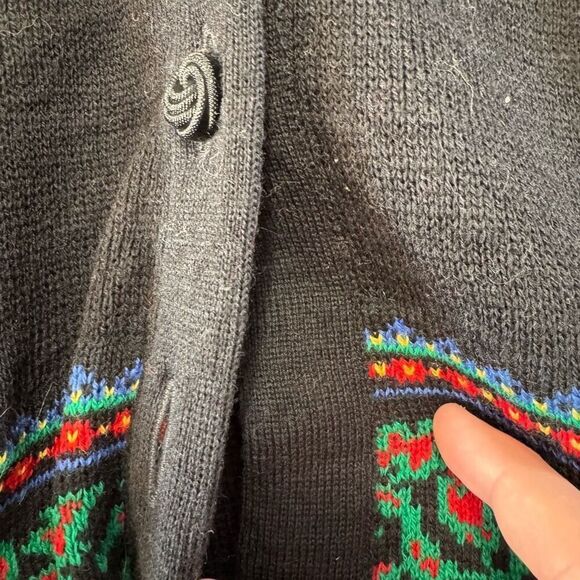 Pendleton Women’s Black Cardigan Sweater Size Medium 100% Virgin Wool Vintage - Picture 3 of 9